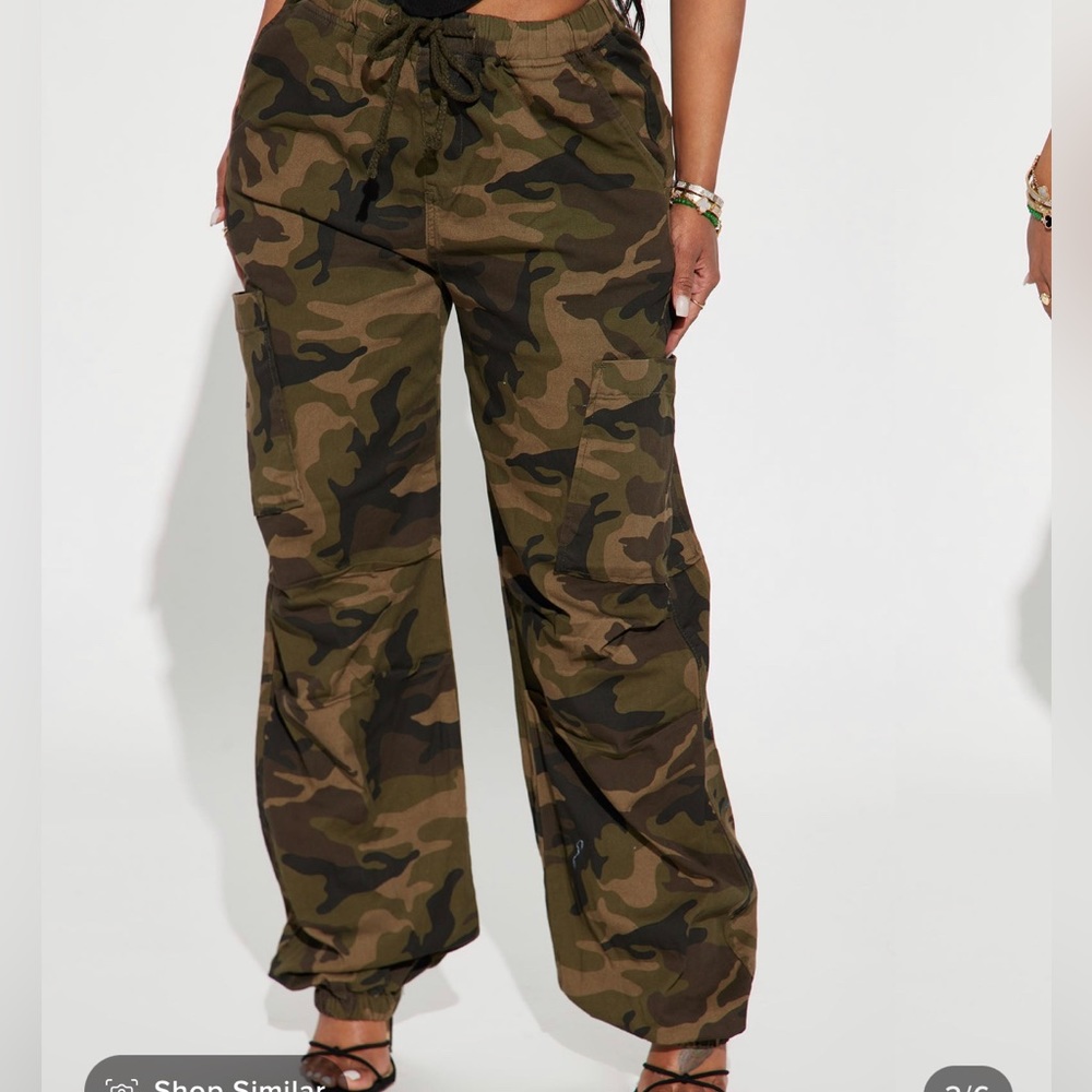 Comes as pictured only worn once .